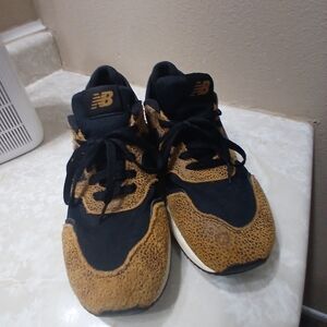 New Balance V-70  Leopard Sneakers